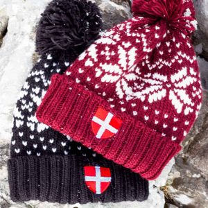 BONNET BRODE SAVOIE : JOLIS COEURS