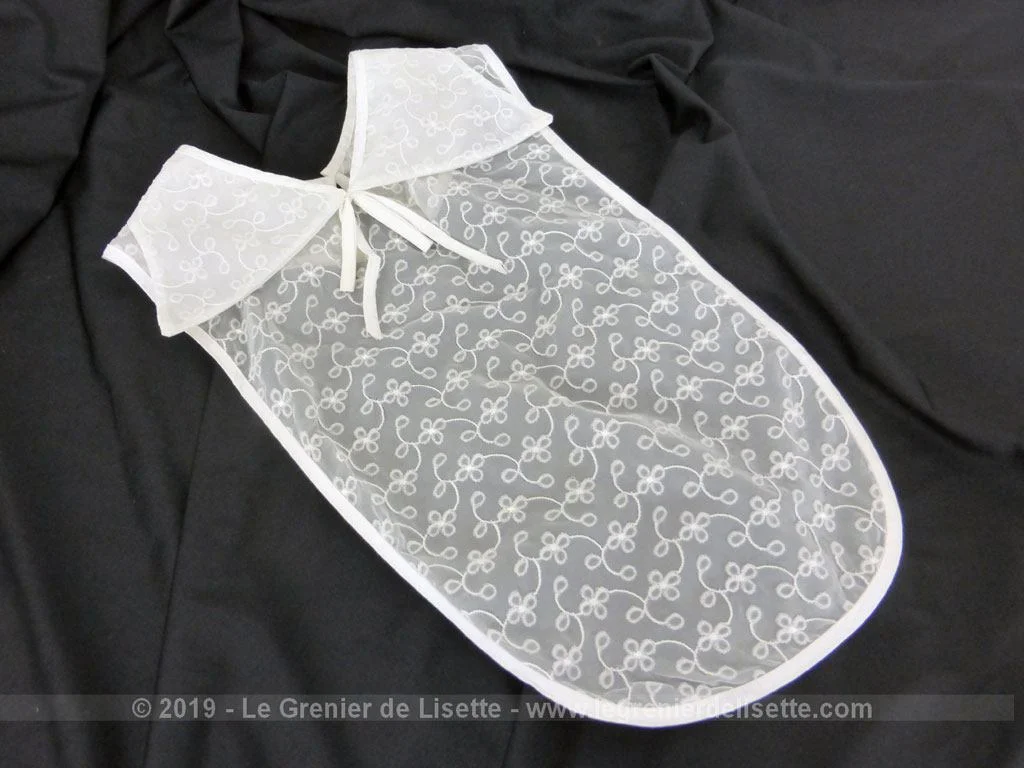 Ancienne guimpe ou plastron nylon brodé – Image 2