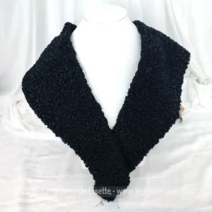 Ancien large et long col vintage en astrakan