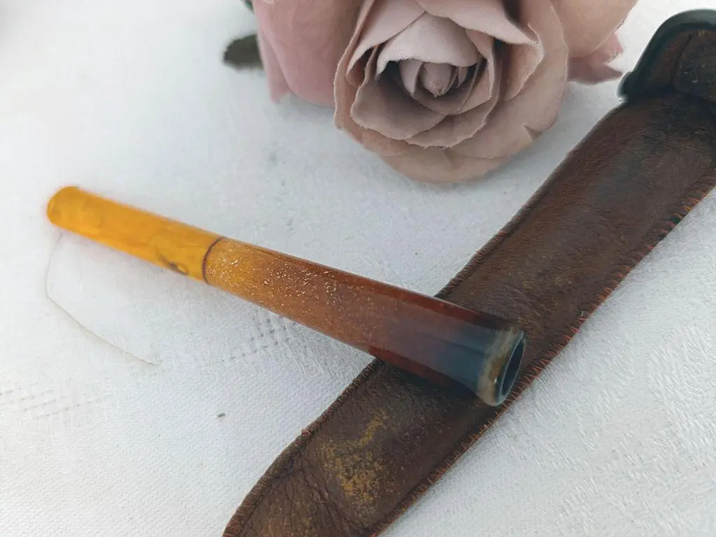 Porte-cigarette vintage bakélite avec étui cuir – Image 4