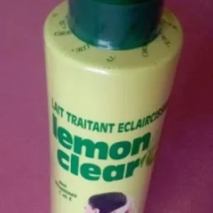Lait De Beauté Traitant et Éclaircissant aux vitamines C et E LEMON CLEAR