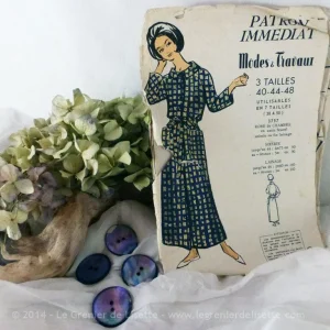 Patron vintage Modes et Travaux avec boutons en nacre